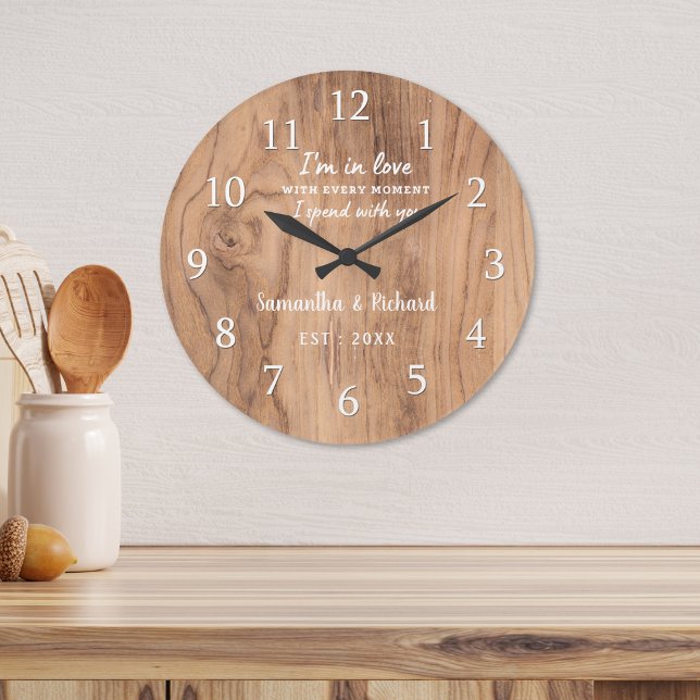 Grande Horloge Ronde Citation de l'anniversaire Mariage de la grange ru (Rustic Barn Wood Love Quote Wedding Anniversary Large Clock)