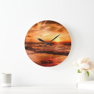 Grande Horloge Ronde Coucher De Soleil Doré Orange Chaud Sur L'Océan