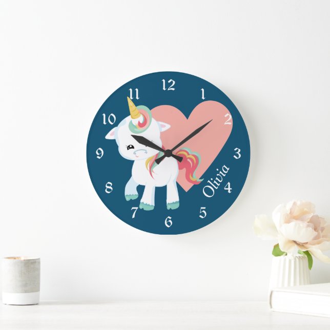 Grande Horloge Ronde Cute White Unicorn Rose Coeur Personalisé Nursery (Maison)