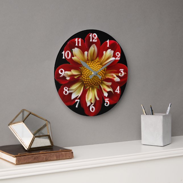 Grande Horloge Ronde Dahlia à collerette rouge sur fond floral noir (Bureau)