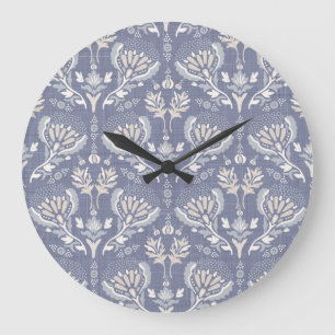 Grande Horloge Ronde damassé bleu français, chic et ringard.