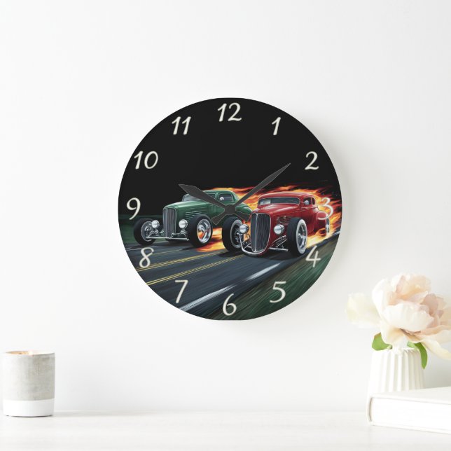 Grande Horloge Ronde Des barres chaudes classiques roulent dans une rue (Maison)