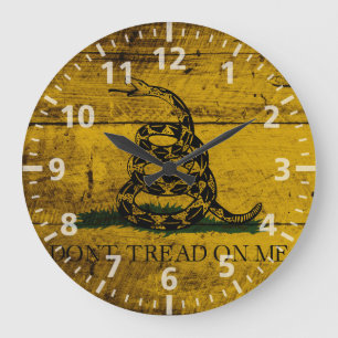 Grande Horloge Ronde Drapeau de Gadsden sur le vieux grain en bois