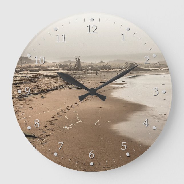 Grande Horloge Ronde Empreintes sur une plage de Foggy (Recto)