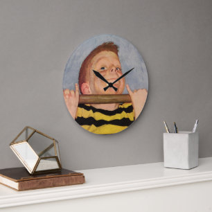 Grande Horloge Ronde Garçon vintage faisant des tractions, forme physiq