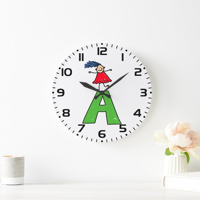 Grande Horloge Ronde Girl Dancing on Green Letter A Fun Alphabet (Créateur téléchargé)