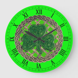 Grande Horloge Ronde Green Shamrock and Celtic Knots Roman Numeral Cloc