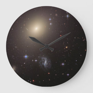 Grande Horloge Ronde Hubble illumine la grappe de diverses galaxies