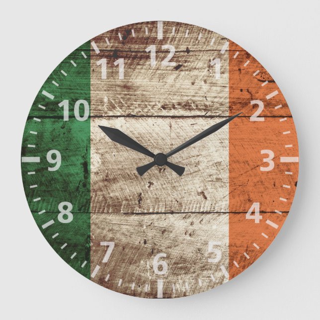 Grande Horloge Ronde Ireland Flag on Old Wood (Recto)
