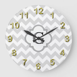 Grande Horloge Ronde Lt Grey Blanc Chevron Blanc Quatrefoil blanc Monog