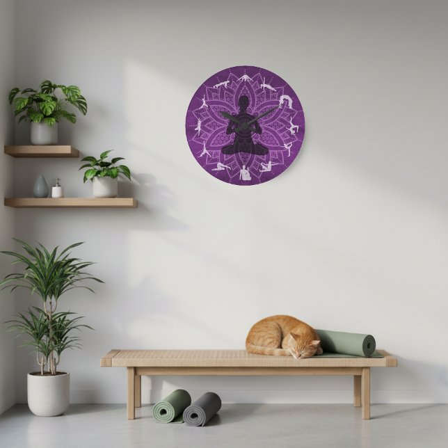 Grande Horloge Ronde Mandala violet de 10 pouces avec cadenas de Yoga (Purple wall clock with yoga poses.)