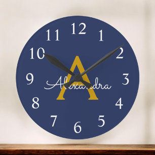 Grande Horloge Ronde Marine Blue Gold Modern Script Girl Monogramme Nom