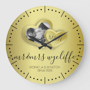 Grande Horloge Ronde Monogramme Gold Valentine Paper Cutout Heart Photo