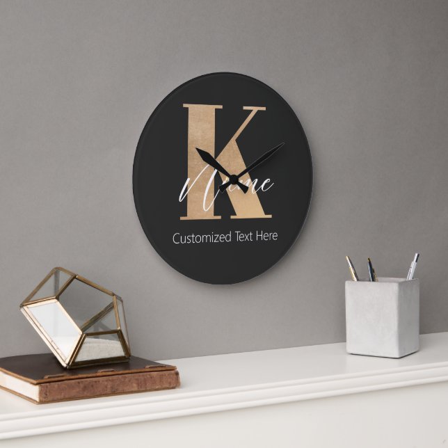 Grande Horloge Ronde Monogramme moderne Initiale K & Nom Personnalisé (Bureau)