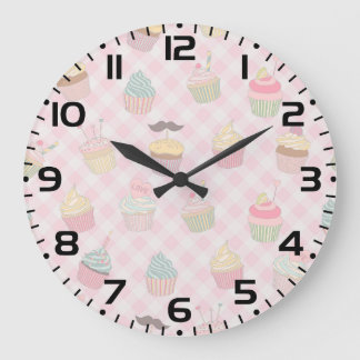 Grande Horloge Ronde Motif de cupcakes mignons en gingham rose pastel