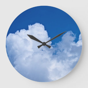 Grande Horloge Ronde Nuages bouffants blancs dans le ciel bleu