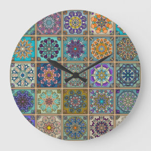 Grande Horloge Ronde Patchwork vintage avec les éléments floraux de