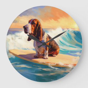 Grande Horloge Ronde Peinture de Basset Hound faisant du Surf sur la Pl