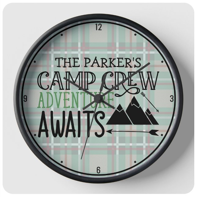 Grande Horloge Ronde PERSONALIZED NAME Cabin Camping Adventure (Créateur téléchargé)