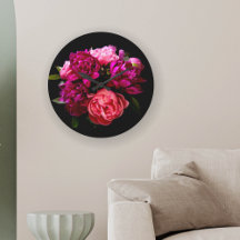 Pivoines roses et violettes dramatiques