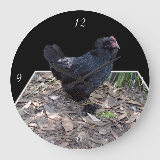 Grande Horloge Ronde "Plumes de minuit : un poulet noir dans l'art popu (Recto)