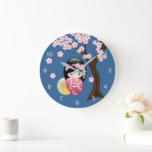 Grande Horloge Ronde Poupée Kokeshi de printemps - Jolie Geisha japonai