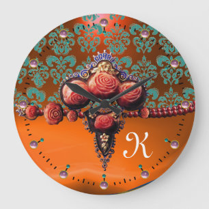 GRANDE HORLOGE RONDE ROSES EN CORAIL ROUGE, MONOGRAMME DAMASSÉ BLEU ORA