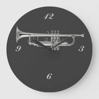 Grande Horloge Ronde Shiny silver trumpet on charcoal background