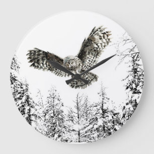 Grande Horloge Ronde Striking Owl Bird Watercolor in beautiful snowy