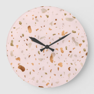 Grande Horloge Ronde Terrazzo Rosée Et Rosée Avec Des Zones En Cuivre