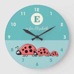 Grande Horloge Ronde Vert avec un joli nom de bébé famille coccinelle
