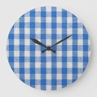 Grande Horloge Ronde Vêtements de table recouverts de blanc bleu.