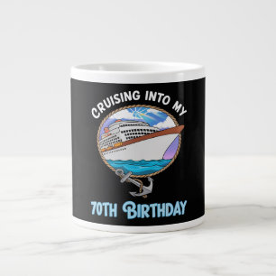 Grande Tasse Amateur de croisière naviguant vers mes 70 ans
