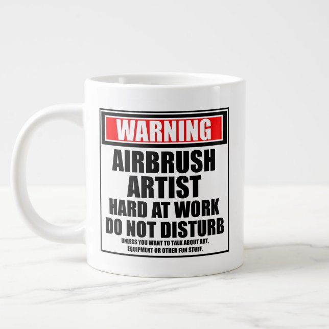 Grande Tasse Avertissement Artiste Aérographe Dur Au Travail (Gauche)