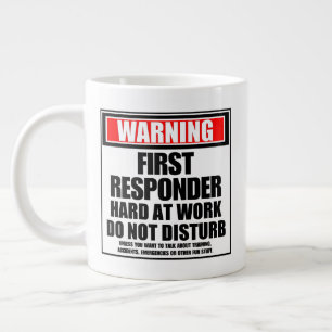 Grande Tasse Avertissement Premier répondeur dur au travail