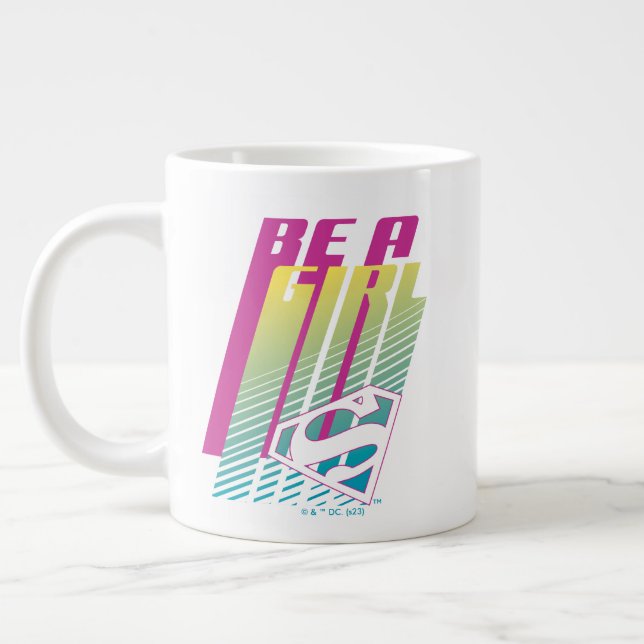Grande Tasse "Be A Girl" Supergirl Graphic (Gauche)