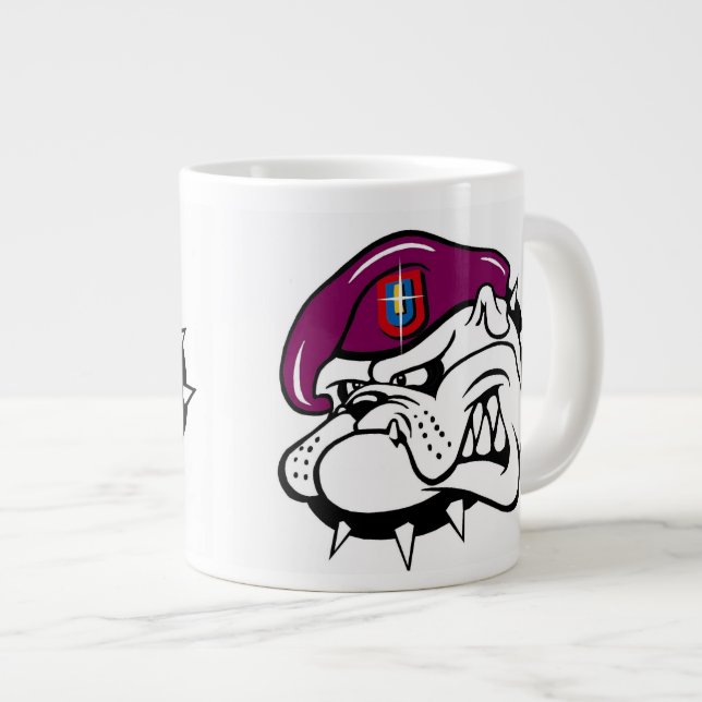 Grande Tasse Bill Poctor (Devant droit)