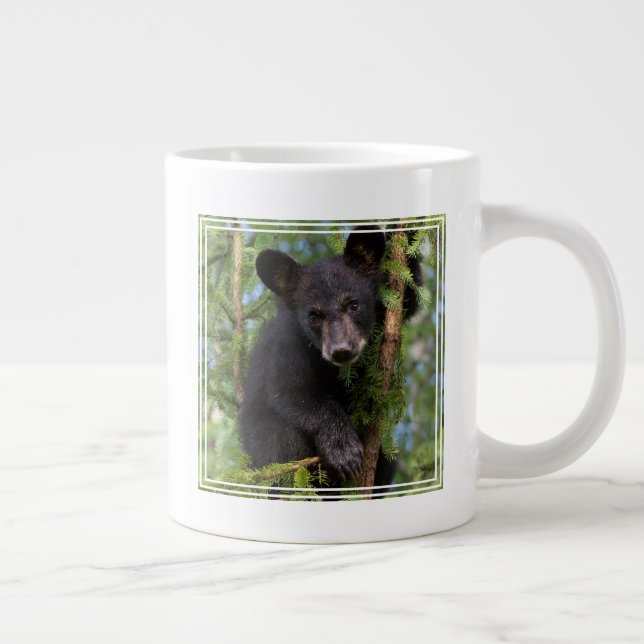 Grande Tasse Black Bear Cub Jouer dans les arbres (Droite)