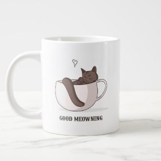 Grande Tasse Bonne connaissance, chat allongé sur une coupe de