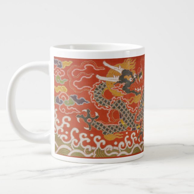 Grande Tasse Brocade satinée rouge avec dragon chinois nuageux (Gauche)