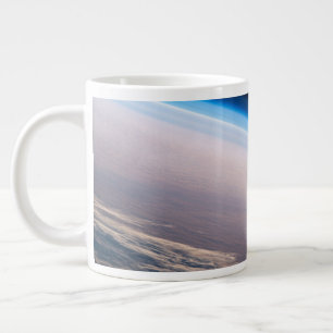 Grande Tasse Coucher De Soleil Orbital Au Large De La Côte De C