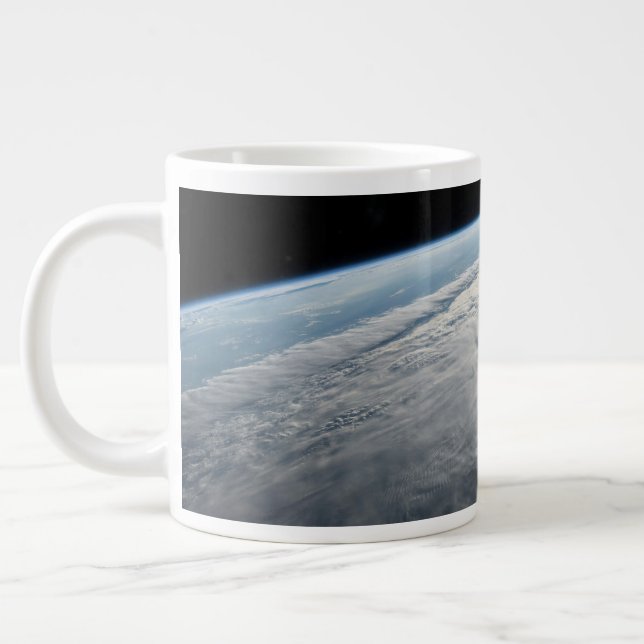 Grande Tasse Cyclone Tropical Idai Au-Dessus De La Côte D'Afriq (Gauche)