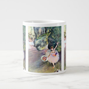 Grande Tasse Danseuse au bouquet de fleurs par Edgar Degas