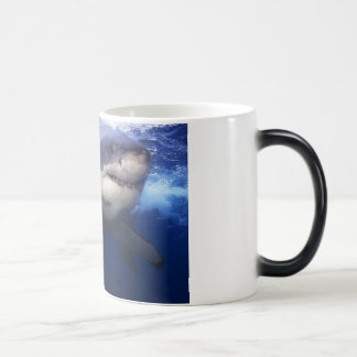 Grande tasse de café de changement de couleur de