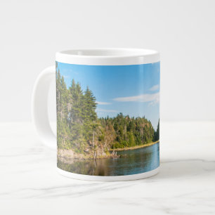 Grande Tasse Eau Spruce Lake Québec, Canada