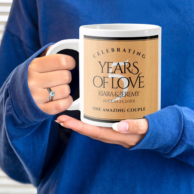 Grande Tasse Élégante 5ème anniversaire de Mariage de bois (5th Wedding Anniversary Jumbo Coffee Mug Cover Photo.)