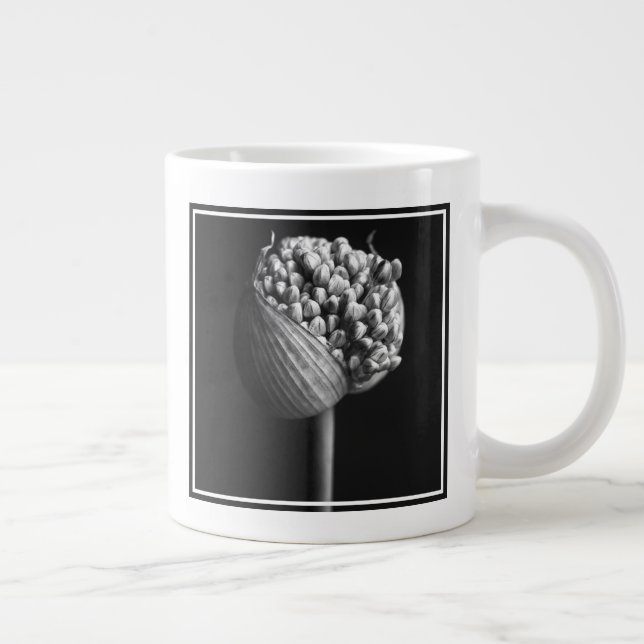 Grande Tasse Fleurs | B&W Allium Flower Bud (Droite)