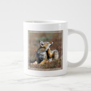 Grande Tasse Jeune Renard Gris à Torres Del Paine National Park