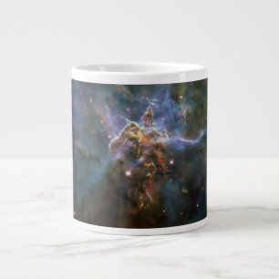 Grande Tasse La montagne mystique en Carina Nebula Espace Hubbl