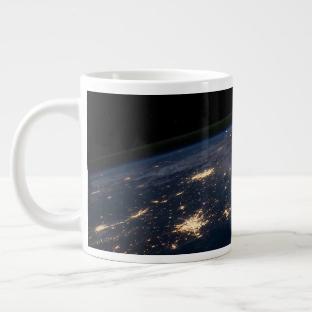 Grande Tasse Les Lumières De La Ville Du Sud Des États-Unis. (Gauche)